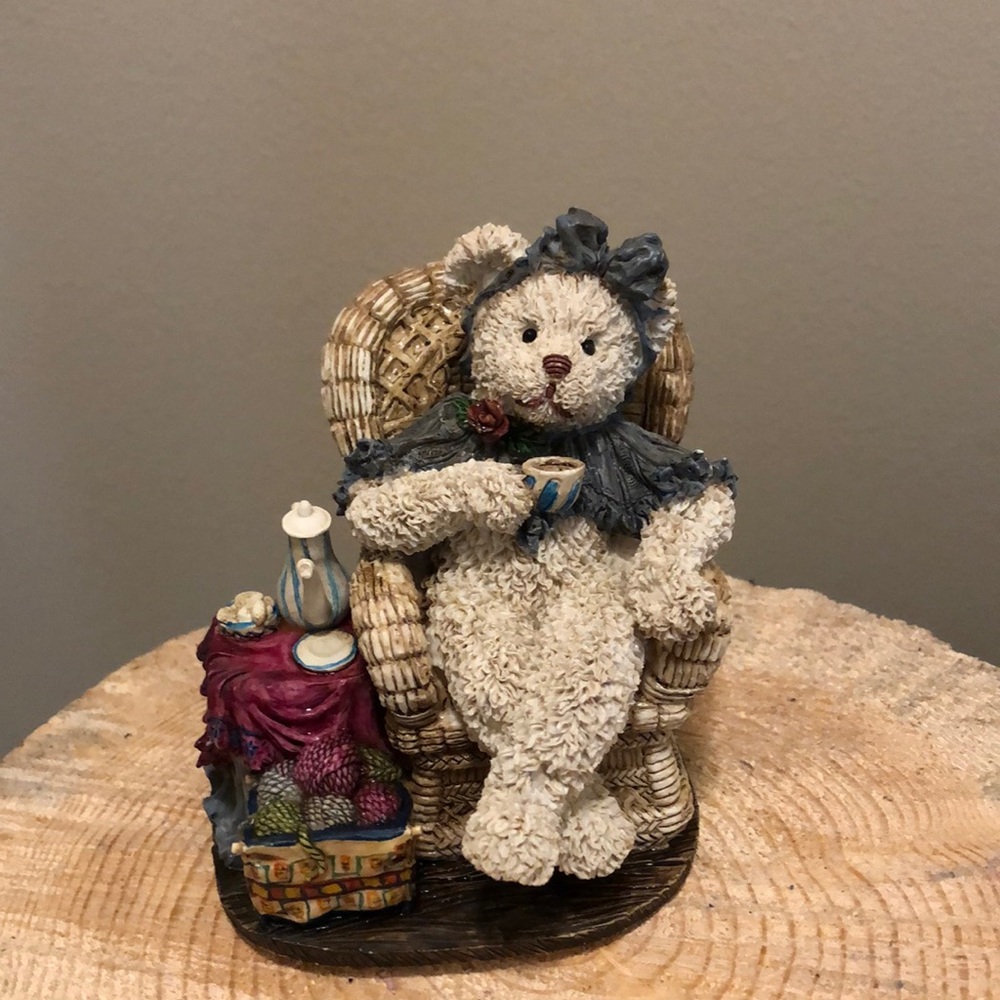 Cottage Collectibles - Emily Tea Time